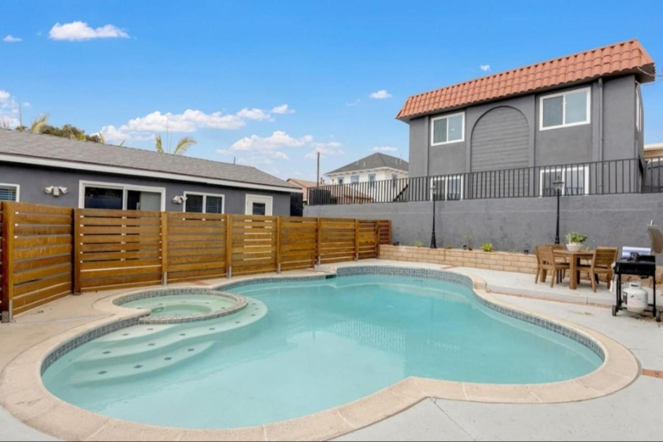 Apartment Leyla Pool Min To Downtown Freeways Beaches *