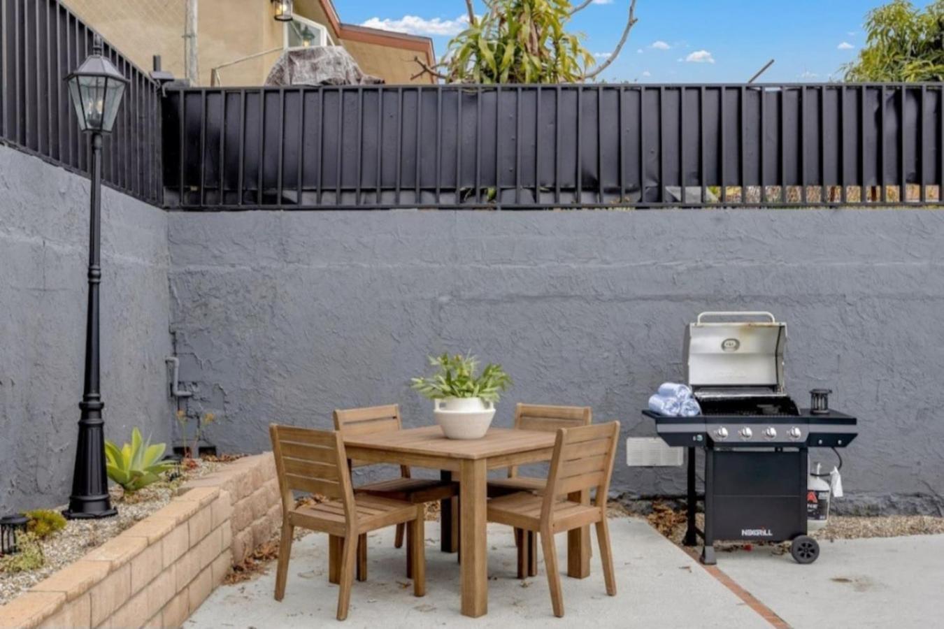 Apartment Leyla Pool Min To Downtown Freeways Beaches