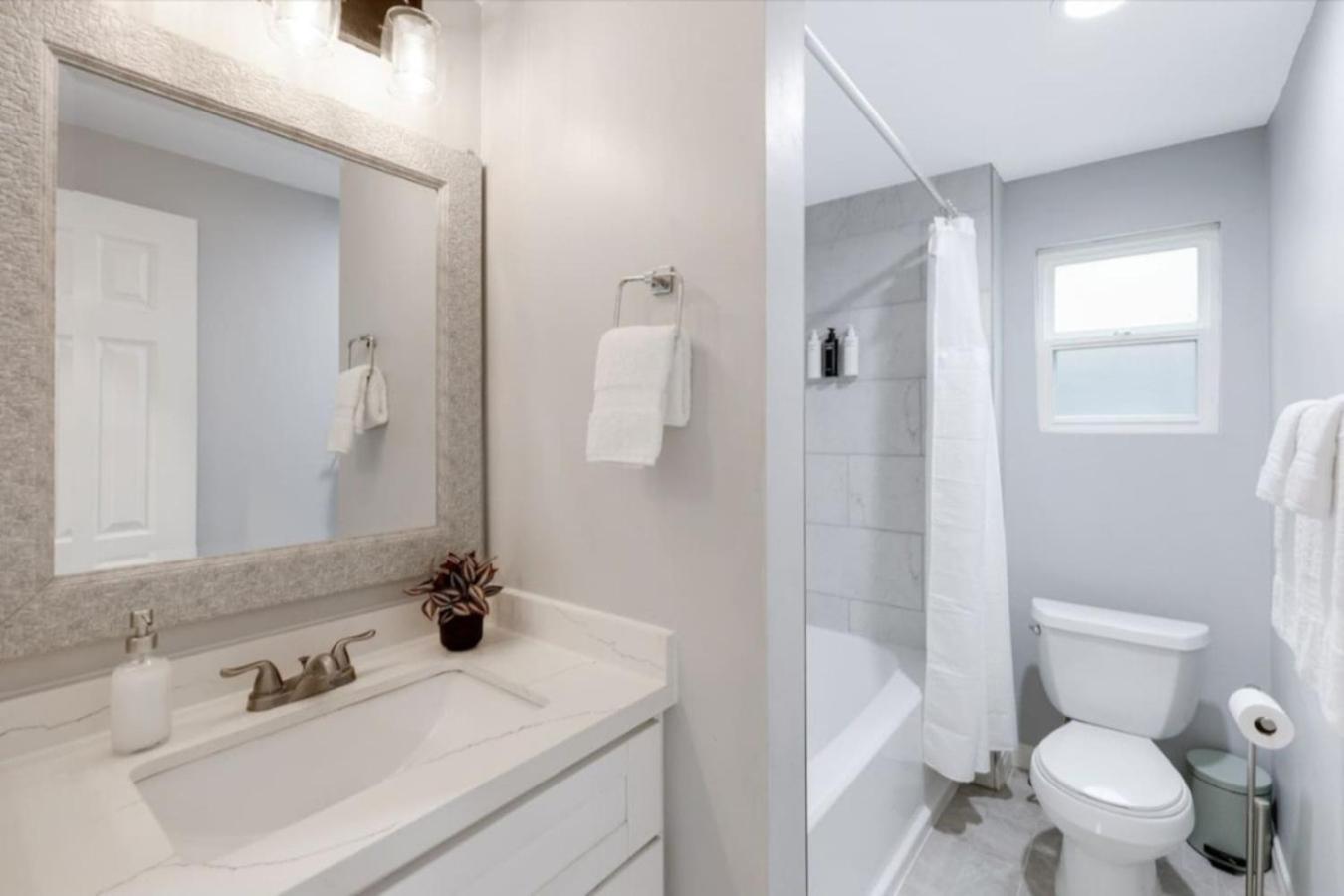 Apartment Leyla Pool Min To Downtown Freeways Beaches San Diego