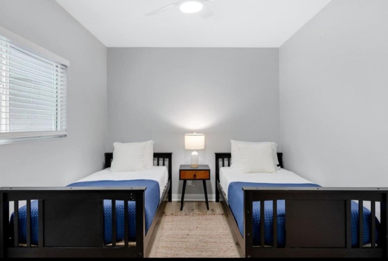 Leyla Pool Min To Downtown Freeways Beaches Apartment